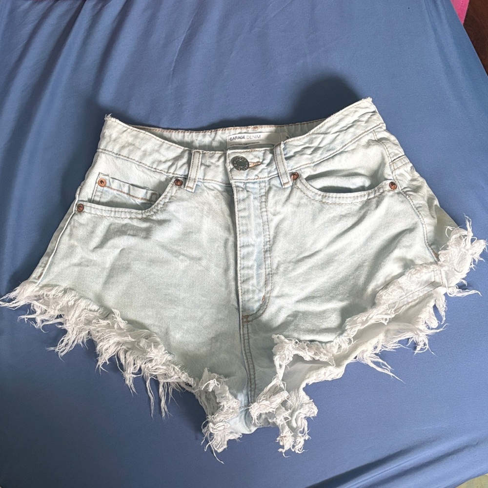 GARAGE Women's Light Wash Frayed Hem High-Rise Shorts